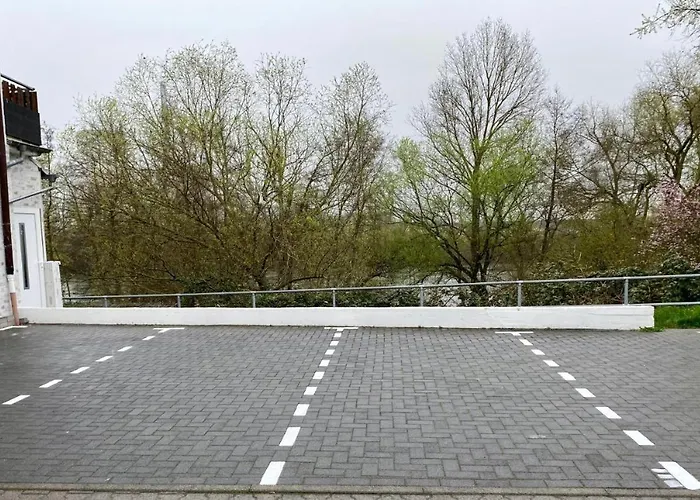 River View Near Frankfurt -- 3 Zimmer -- 4 Betten Und 1 Groesse Schlafcouch