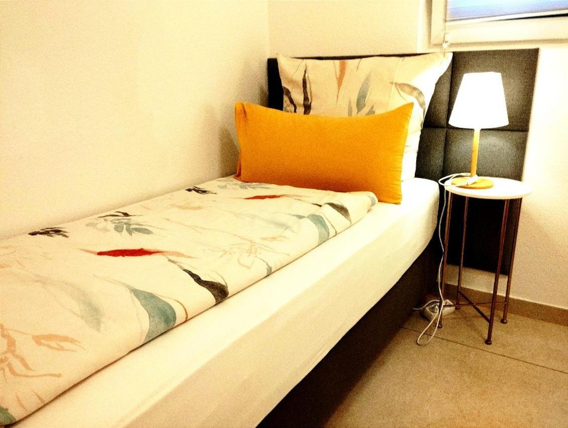 Апартаменты River View Near Frankfurt -- 3 -- 4 Betten Und 1 Groesse Schlafcouch *